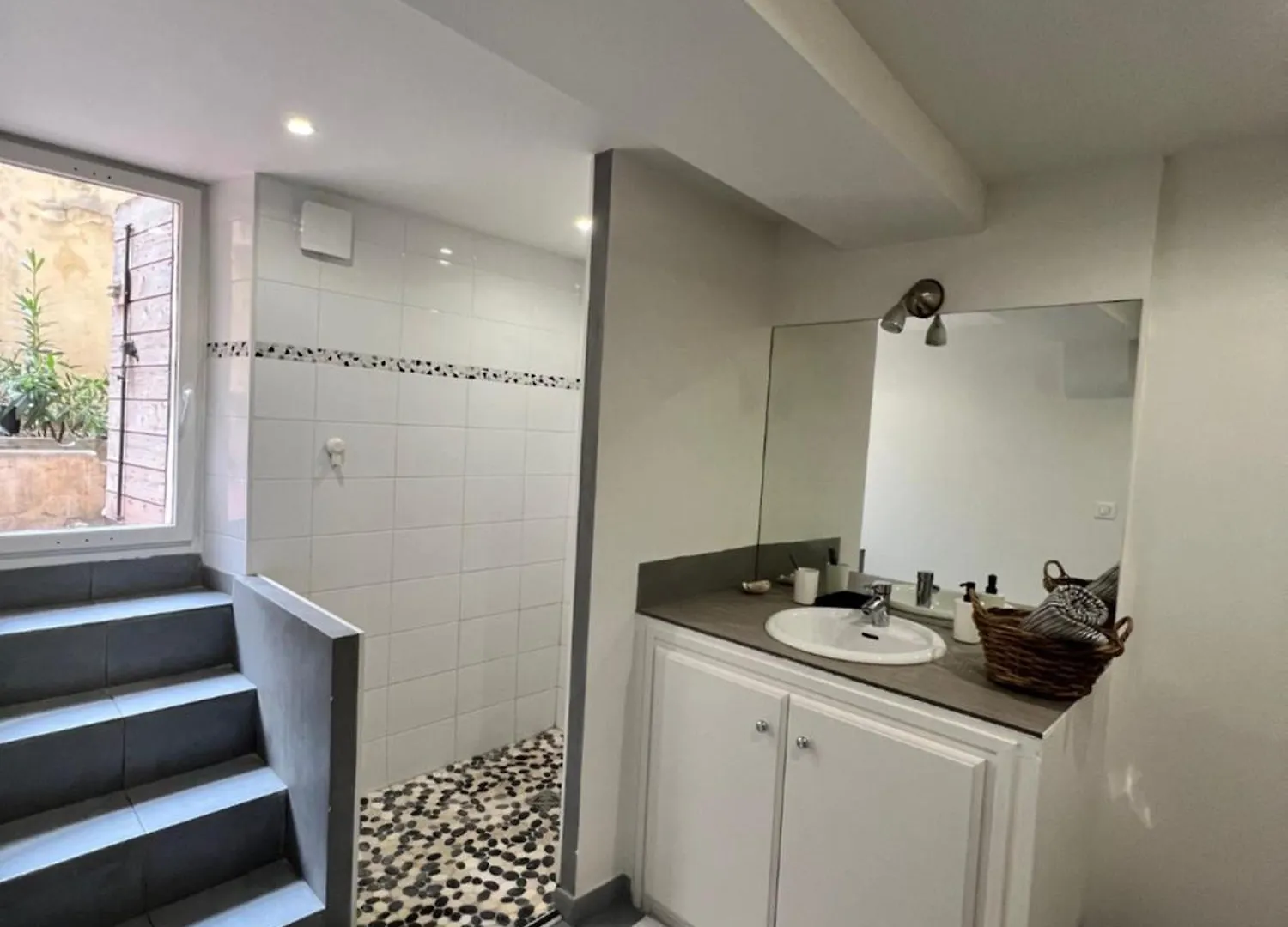 Апартаменты Charmant T2 Avec Cour Privee Au Coeur Du Panier- Vieux Port Марсель