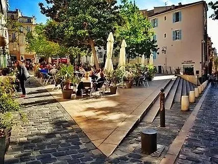 Апартаменты Charmant T2 Avec Cour Privee Au Coeur Du Panier- Vieux Port Марсель